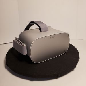 Oculus Go Standalone VR Headset
I had to buy the controller separately (Added)
